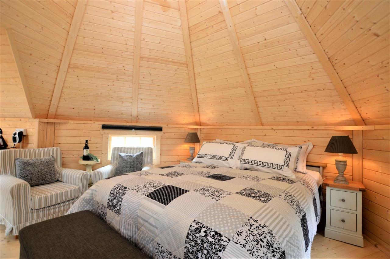 Seal Point Cabin - Luxury Glamping Cairndow Exterior photo