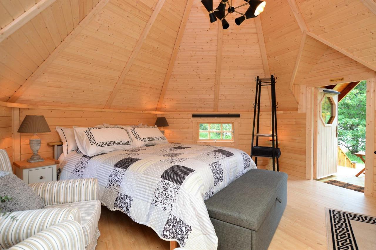 Seal Point Cabin - Luxury Glamping Cairndow Exterior photo